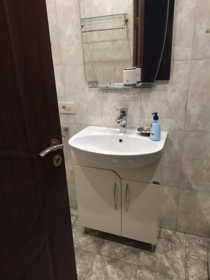 Apartment On Tumanyan Street,19 エレバン エクステリア 写真