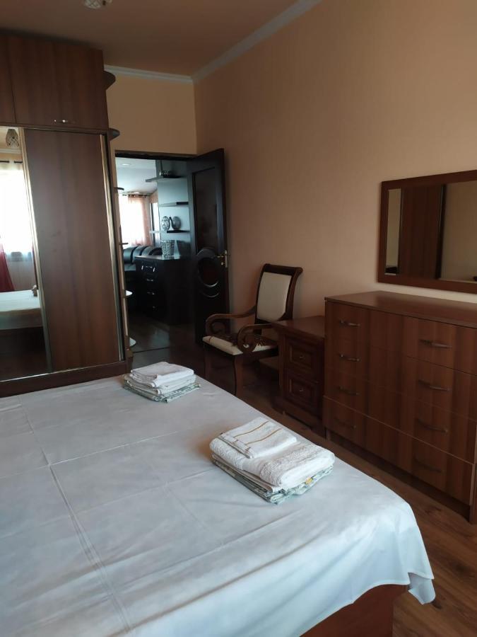 Apartment On Tumanyan Street,19 エレバン エクステリア 写真